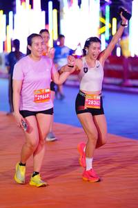 BIB: 29668, 28362
                            <button type="button" onclick="openModal(22846451)" class="btn btn-primary btn-sm float-right btn-popup" data-toggle="modal" data-target=".modal-high-quality">
                        <i class="fas fa-shopping-cart"></i> Add to Cart
                    </button>
                                            <button type="button" onclick="isThisMe(22846451, true)" class="btn btn-success btn-sm float-right btn-popup btn-isme hidden" data-toggle="tooltip" data-placement="bottom" title="นี่คือรูปของคุณใช่ไหม คลิกที่นี่เพื่อเอาเข้าอัลบั้ม">
                        <i class="fas fa-plus"></i> Add to album
                    </button>
                    <button type="button" onclick="isThisMe(22846451, false)" class="btn btn-warning btn-sm float-right btn-popup btn-isnotme hidden">
                        <i class="fas fa-ban"></i> Remove from album
                    </button>